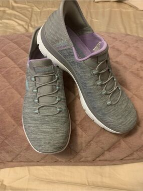 Skechers Gray Slip-On Athletic Sneakers with Lavender Lining